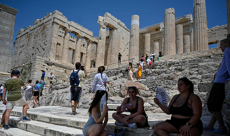 Гърция е обхваната от гореща вълна и високи температури Днес