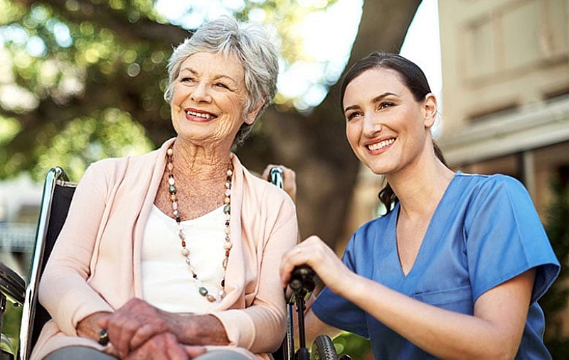 Всички искат да доживеят до дълбока старост но когато им