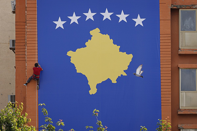 Мисията провежда операции в Северно Косово за да премахне някои