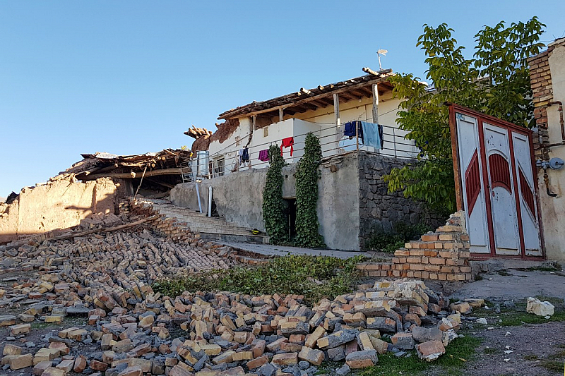 Расте броят на жертвите на мощното земетресение в Албания Загиналите