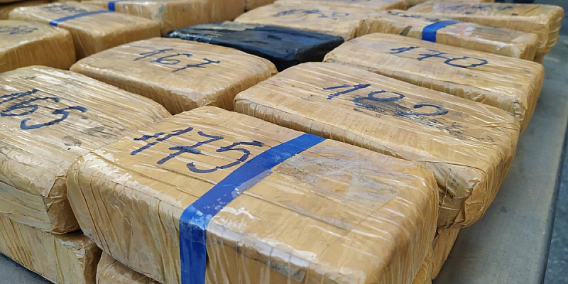 93 6 кг хероин разпределен в 184 пакета са задържани на