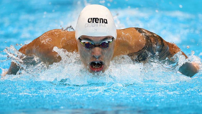 Българският плувец финишира с 12-о време от 50.73 секунди в