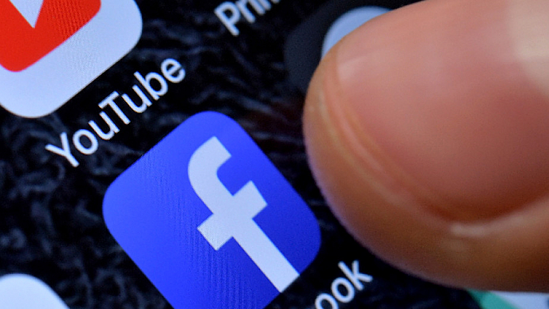На 24 февруари социалната мрежа Facebook Meta Platforms Inc ограничи