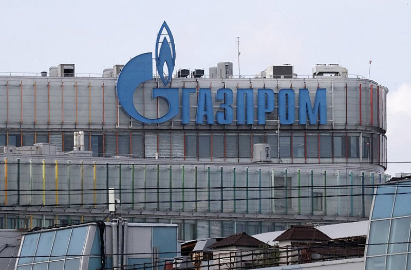 Руският енергиен гигант Газпром обяви че от сряда започва намаляване