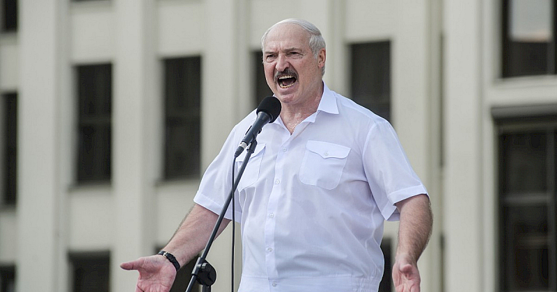 Лукашенко съобщил за предложението по време на среща на служители