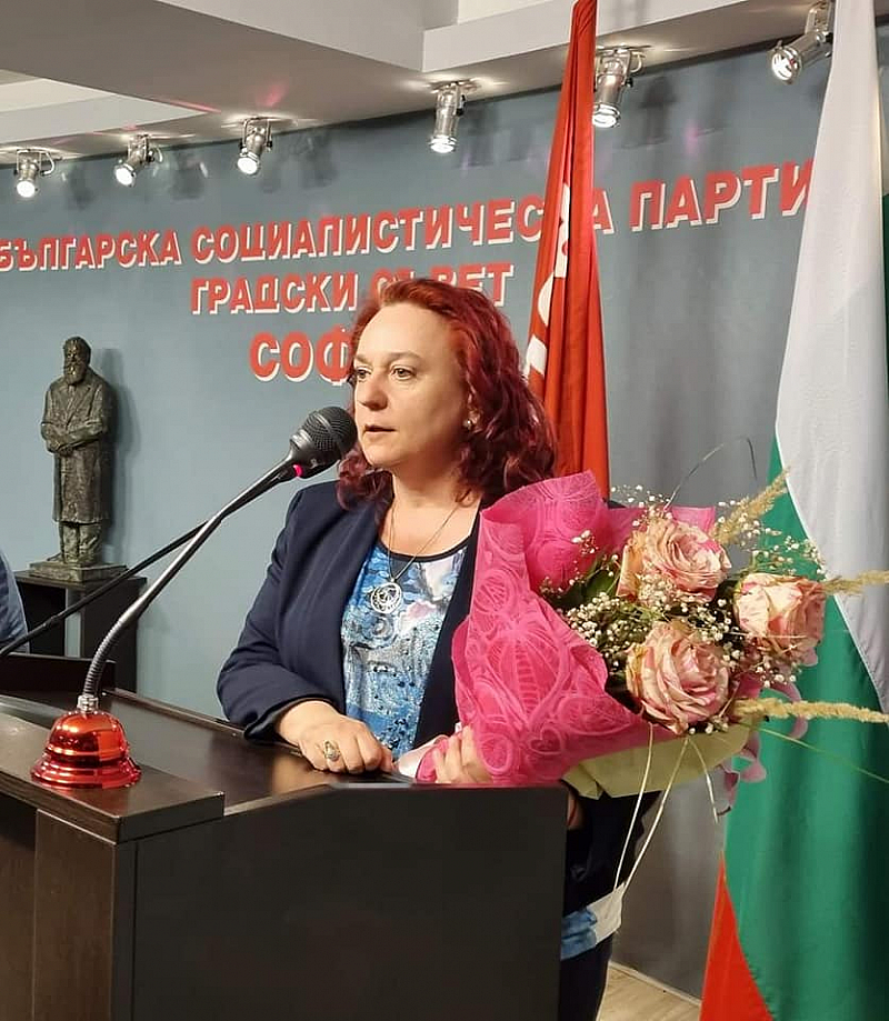 Мадлен Стоянова е учредител на Обединението на жените - социалистки