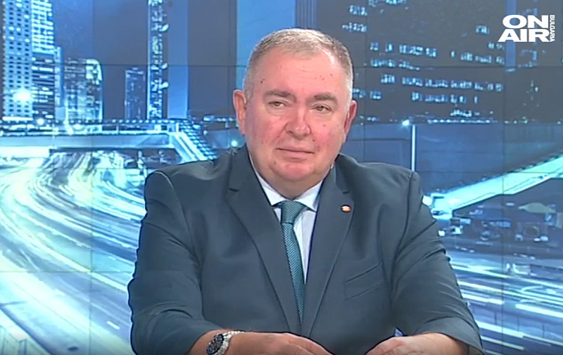 Проф Михайлов припомни че пред броени дни председателят на БСП