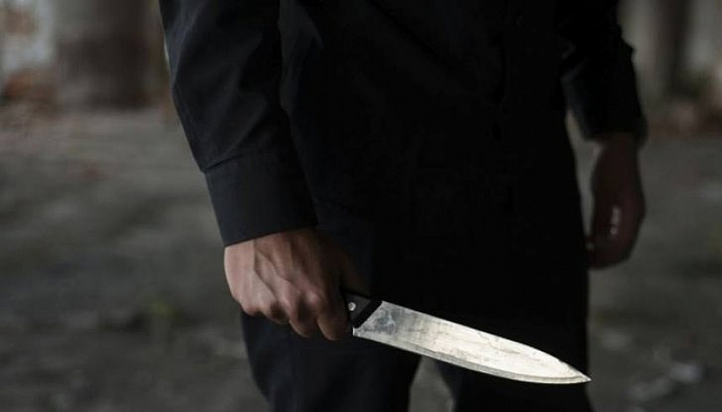 Мъж въоръжен с нож нападна минувачи край едно от казината