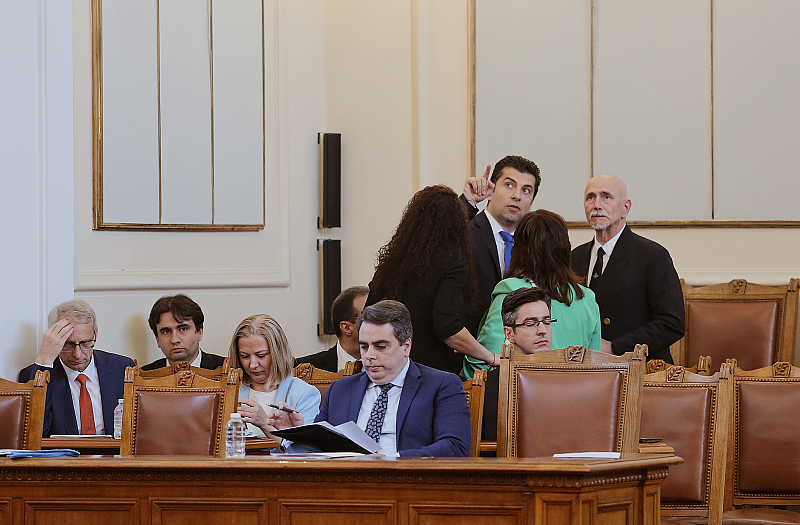 Както дебатите за отстраняването на председателя на парламента Никола Минчев