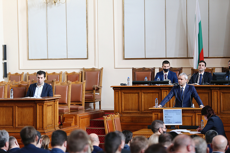 Лидерът на Възраждане Костадин Костадинов отправи реплика към депутата от