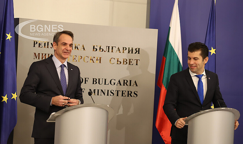 Българският премиер Кирил Петков и гръцкият му колега Кириакос Мицотакис