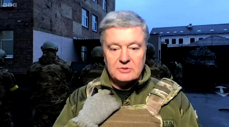 Шантажира за да атакува Украйна прилага и енергиен шантаж Шантажира