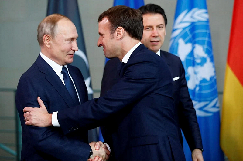 Макрон се стреми да поддържа диалог с руския президент Владимир