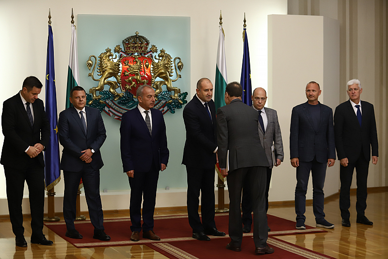 На срещата са министър председателят Гълъб Донев заместник министър председателят по икономическите