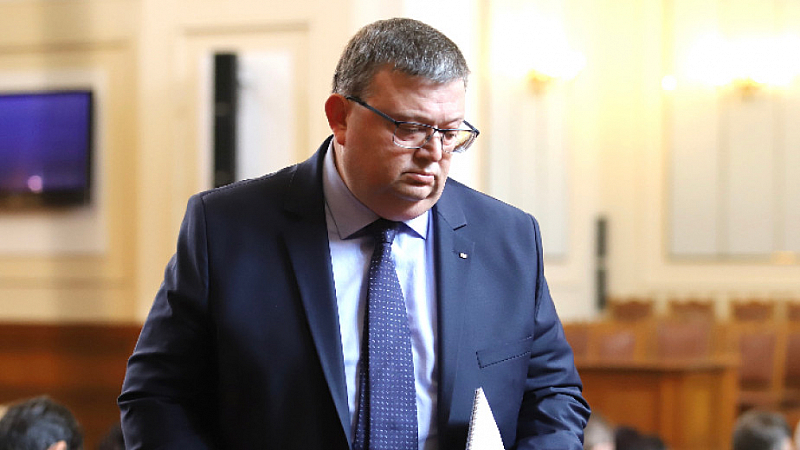 Сотир Цацаров напуска председателското място в Комисията за противодействие на