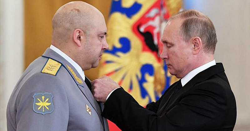 Началото на мълвата Докато държавните канали показаха как Владимир Путин поздравява