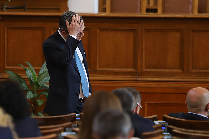 Председателят на ПГ на Продължаваме Промяната Андрей Гюров обвини ГЕРБ