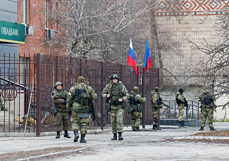 Докато украинските въоръжени сили получават макар и бавно доставки и
