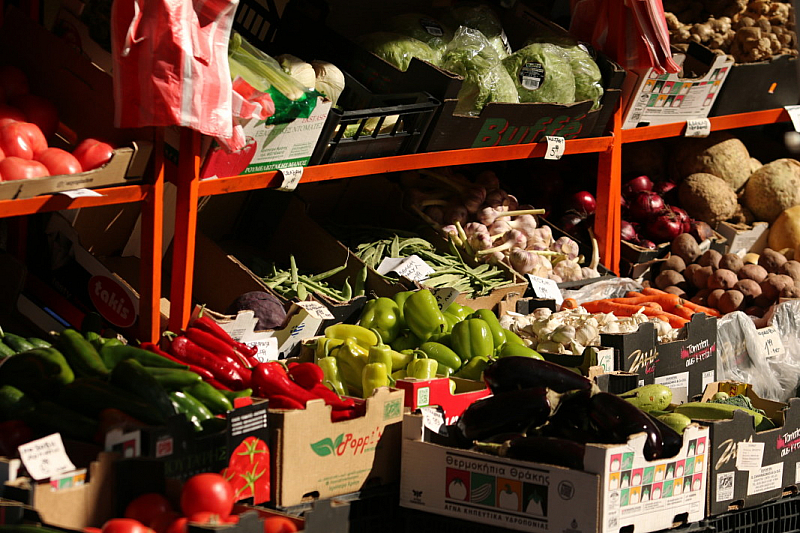 През последните дни цените на оранжерийните зеленчуци рязко тръгнаха нагоре.