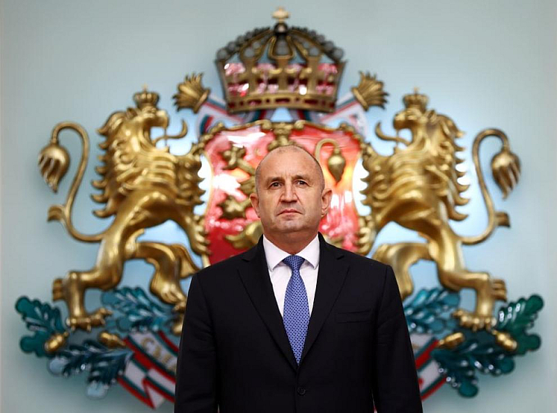 Консултациите в понеделник ще протекат така  ► 10 00 ч