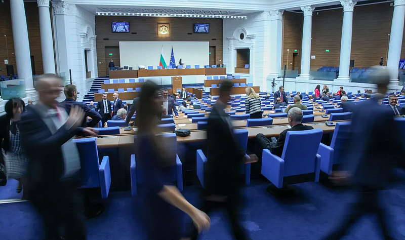 Първият проучвателен мандат беше даден в сряда от държавния глава