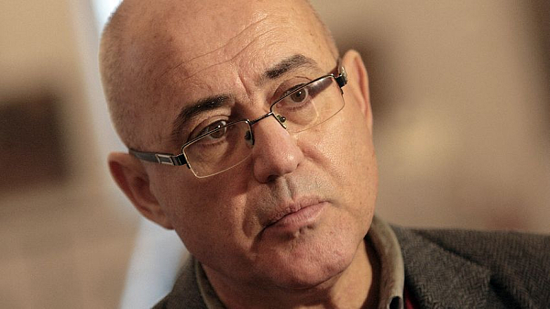 От началото на април проф Людмил Вагалински и колегите му