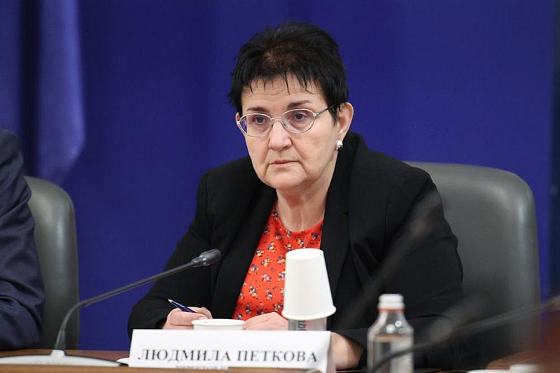 Министър Петкова, изпълнителният заместник-председател на Европейската комисия (ЕК) Валдис Домбровскис