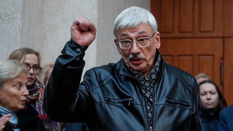 Международни коментатори осъдиха процеса като политически обусловен  70 годишният Орлов беше един