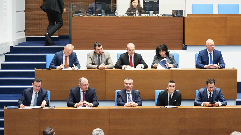 В гласуването участваха 227 народни представители Всички те подкрепиха решението