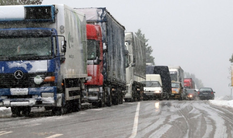Мярката цели повишаване на пътната безопасност през зимните месеци заради