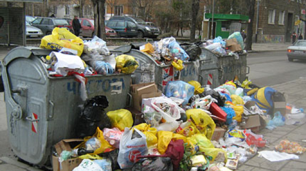 Заместник кметът по екология Надежда Бобчева обясни че проблемите са