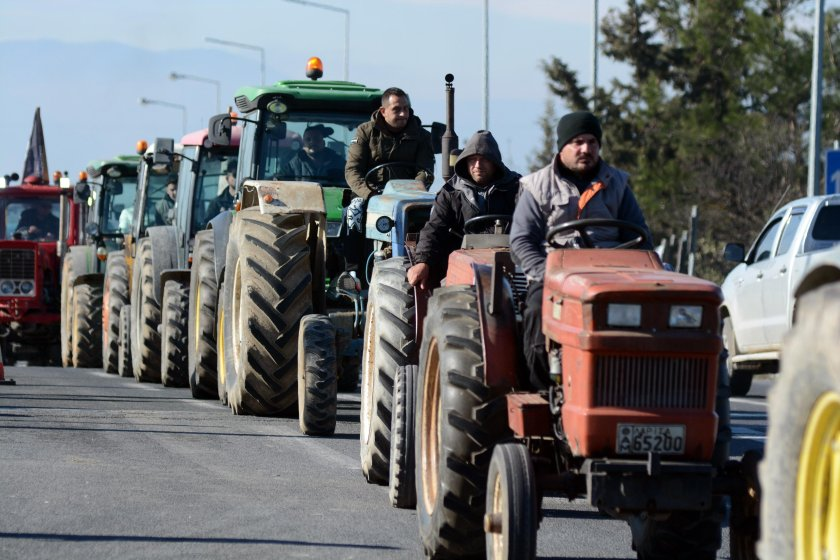 Земеделските производители остават в изчаквателна позиция преди обявената национална блокада