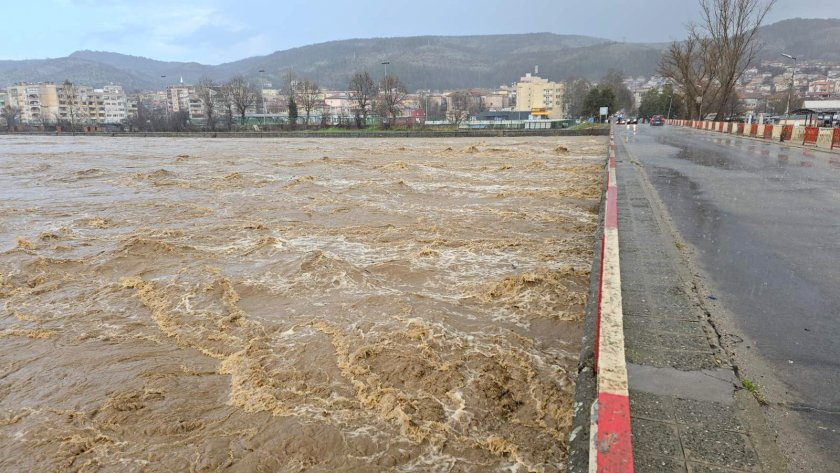 Бедственото положение се отнася за селата Вранско Полковник Желязово Едрино
