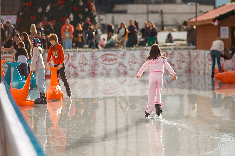 Княжеската градина отново предлага най голямата ледена пързалка в столицата