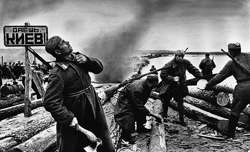Битката за Киив бомбардировка на Харкив Одеса Днипро масови гробове