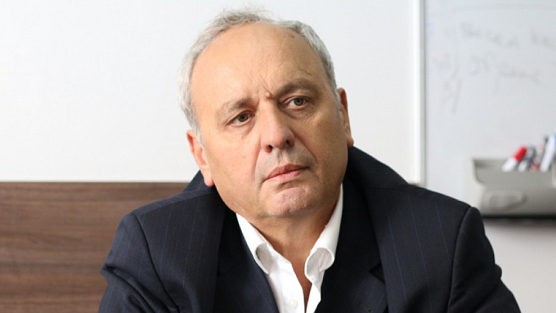 Нейков смята, че премиерът Николай Денков и енергийният министър Румен