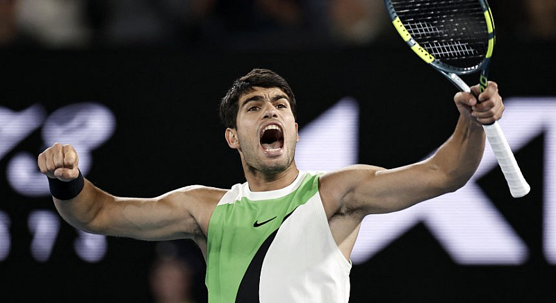 Със своите 22 г и 272 дни Карлитос подобри с