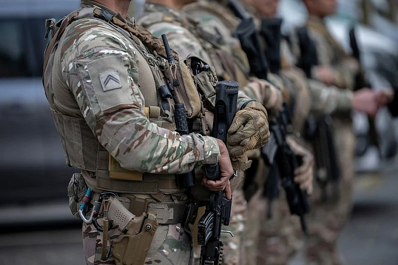 Държавният секретар секретар в Министерството на въоръжените сили и ветераните