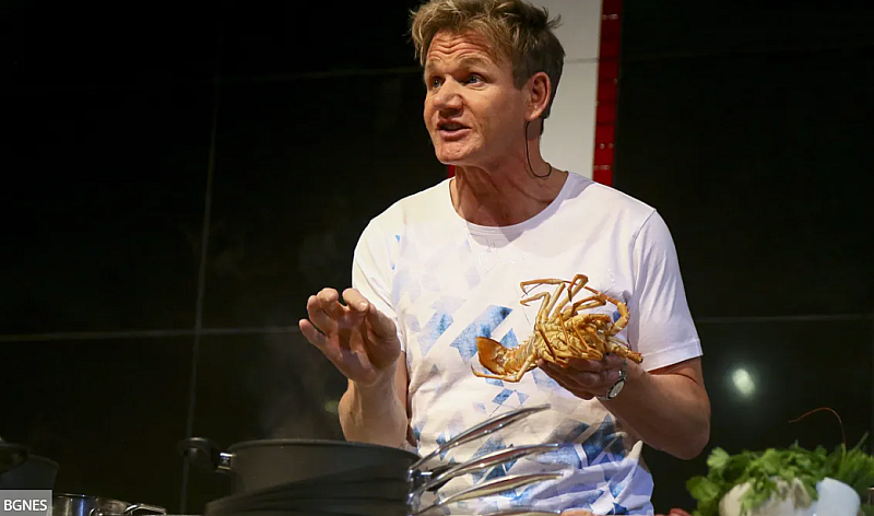 Телевизионният съдия Робърт Риндер и благотворителната организация Cancer Research UK