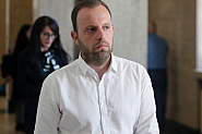 Сложиха охрана на пребития прокурор и семейството му