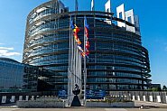 Война за парите на Европа: Комисията капитулира пред Европарламента