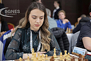 Салимова остава трета в света при девойките в шахмата