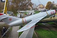 Върнаха изтребителя МиГ-17 на мястото му в Ямбол