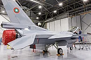 Военният министър: Плащаме половината за F-16, имаме забавяне на доставката