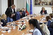 Илияна Йотова подписа указ за новата Централна избирателна комисия