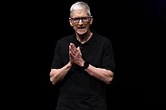 Тим Кук се оттегля от Apple като главен изпълнителен директор през септември