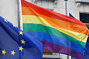 ЕС прие нова стратегия за равенство на LGBTIQ+ хората: Повече защита и права, но без задължителни мерки