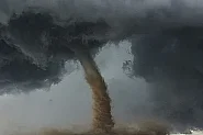 Впечатляваща гледка: Воден смерч се изви над Черно море (видео)