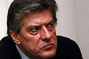 Погребални агенти ни облъчват от екрана