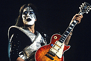 Почина оригиналният китарист и съосновател на Kiss Ейс Фрели
